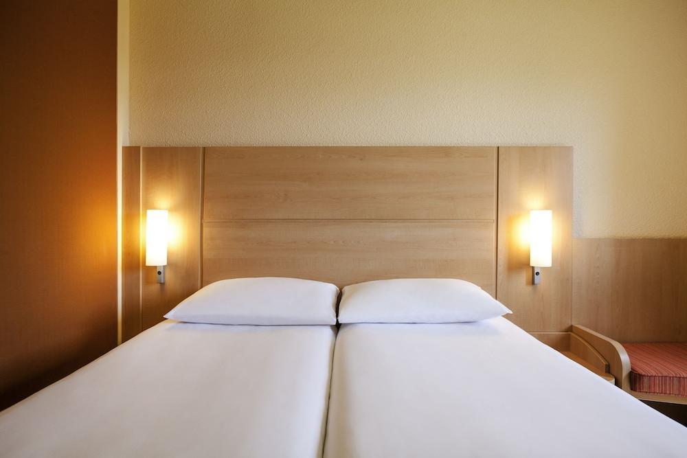 Ibis Strasbourg Centre Les Halles Экстерьер фото