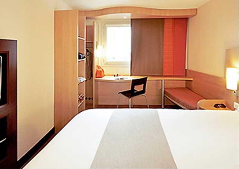 Ibis Strasbourg Centre Les Halles Экстерьер фото