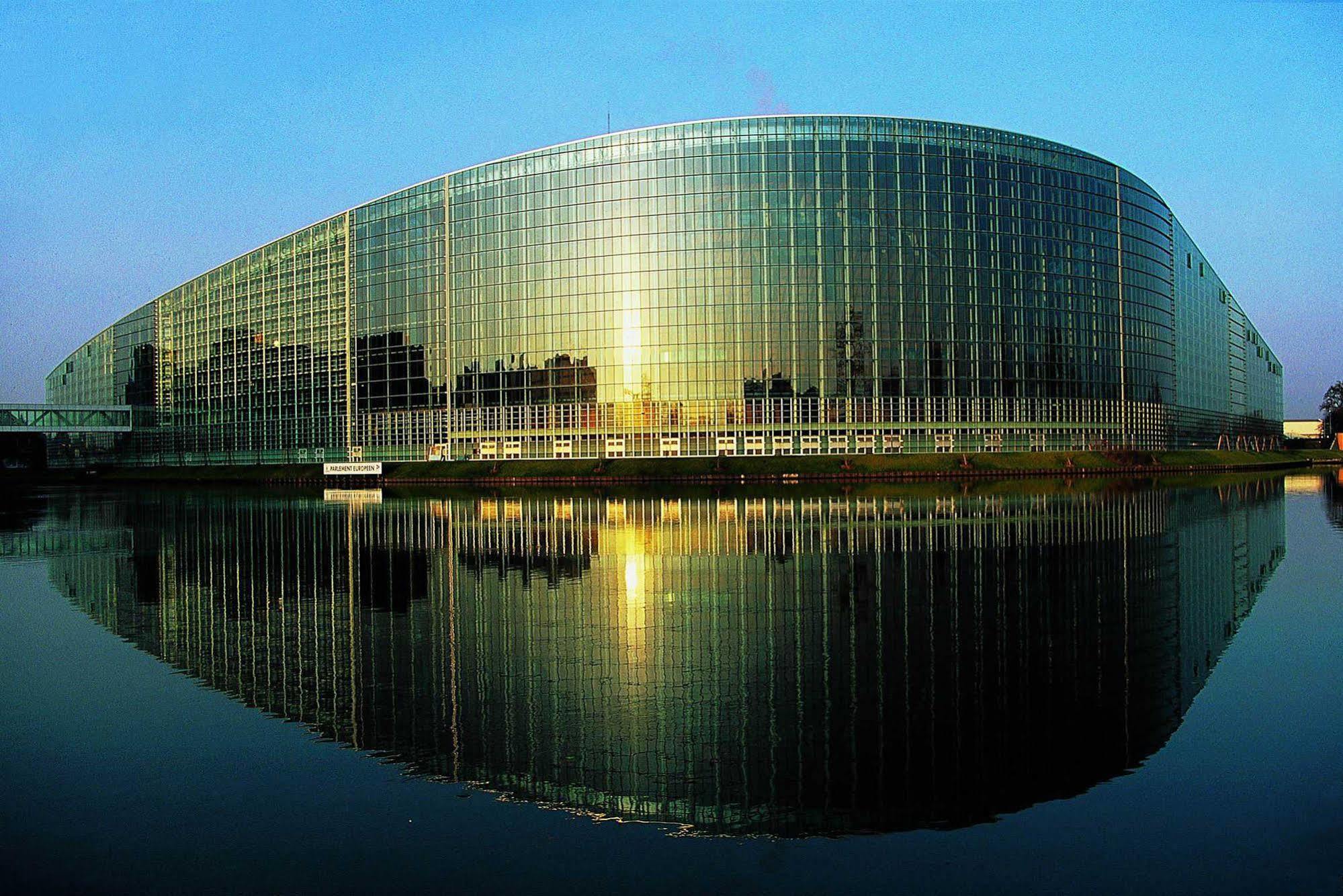 Ibis Strasbourg Centre Les Halles Экстерьер фото