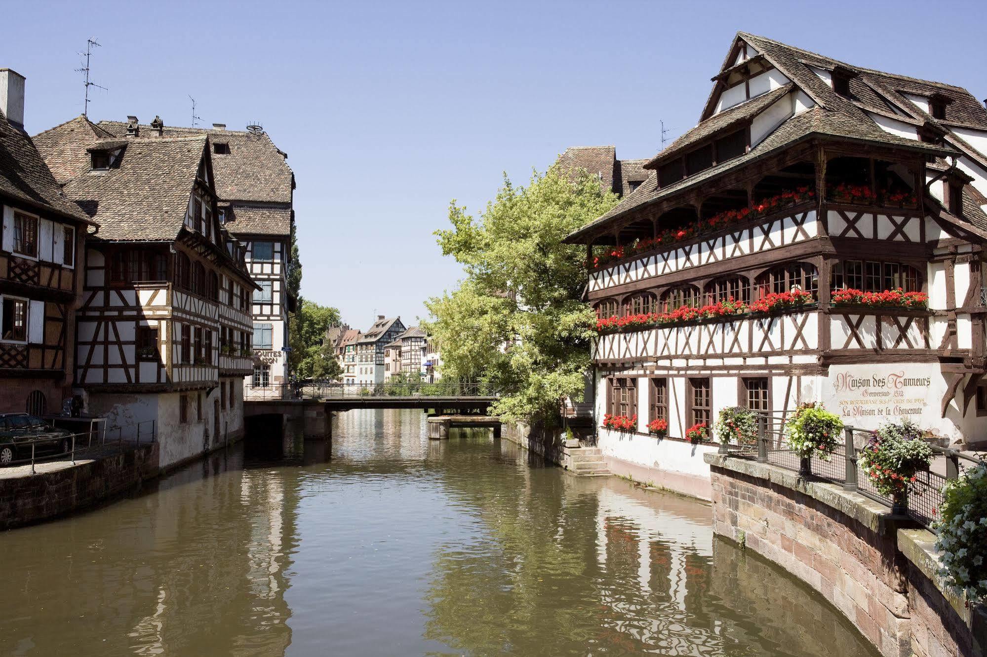 Ibis Strasbourg Centre Les Halles Экстерьер фото